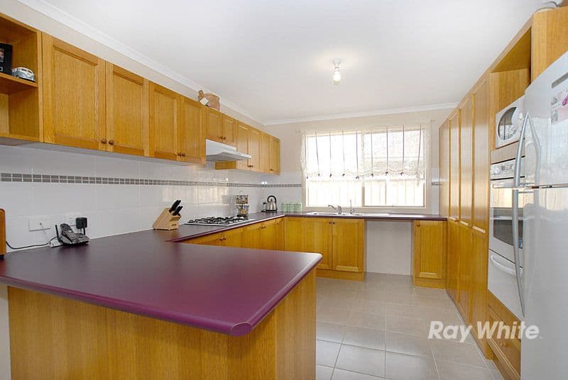 9 Hunter Rise, Endeavour Hills, VIC, 3802, Endeavour Hills - Thumbnail 2