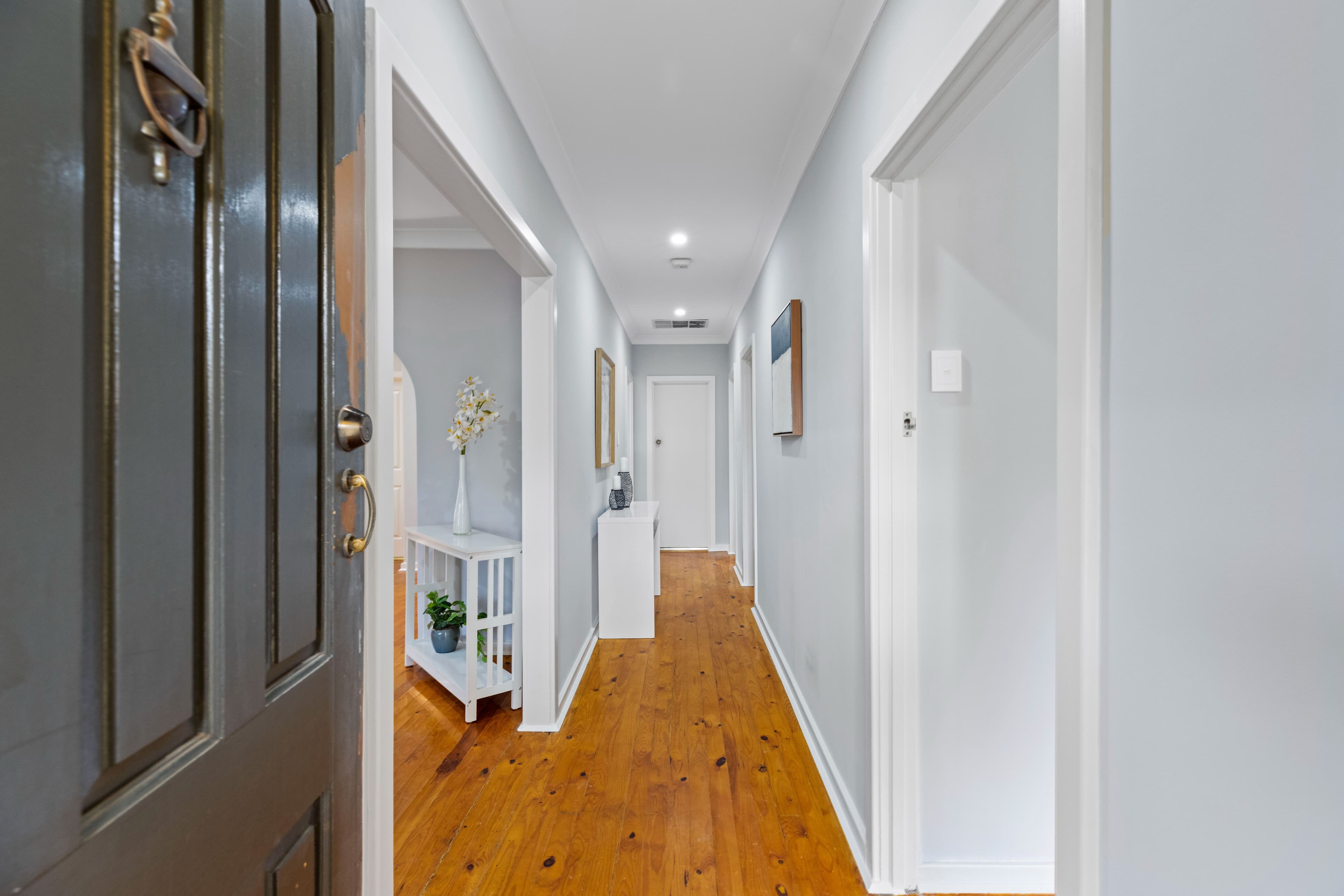 87 Eyre Crescent, Valley View SA 5093, Valley View - Thumbnail 2
