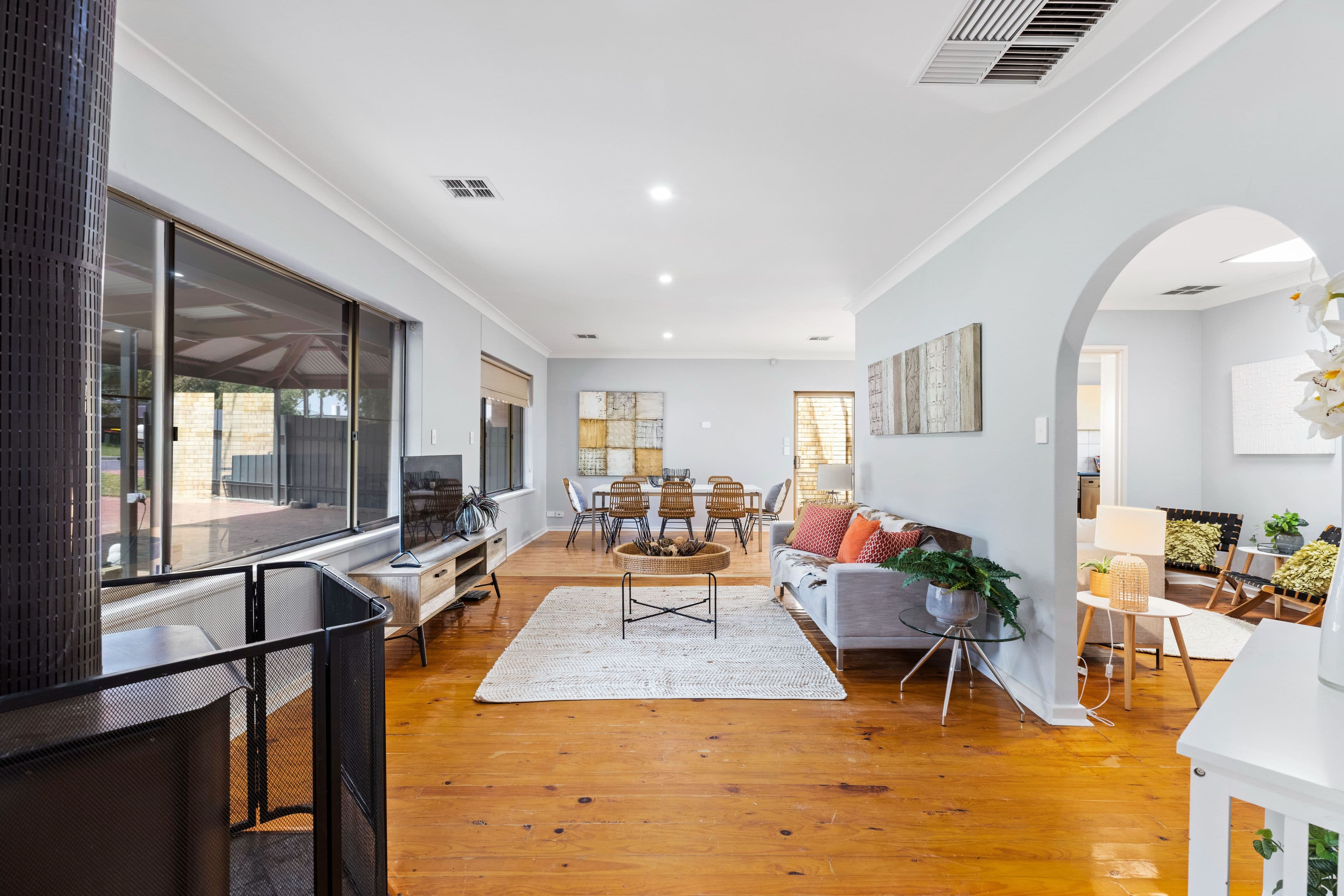 87 Eyre Crescent, Valley View SA 5093, Valley View - Thumbnail 3