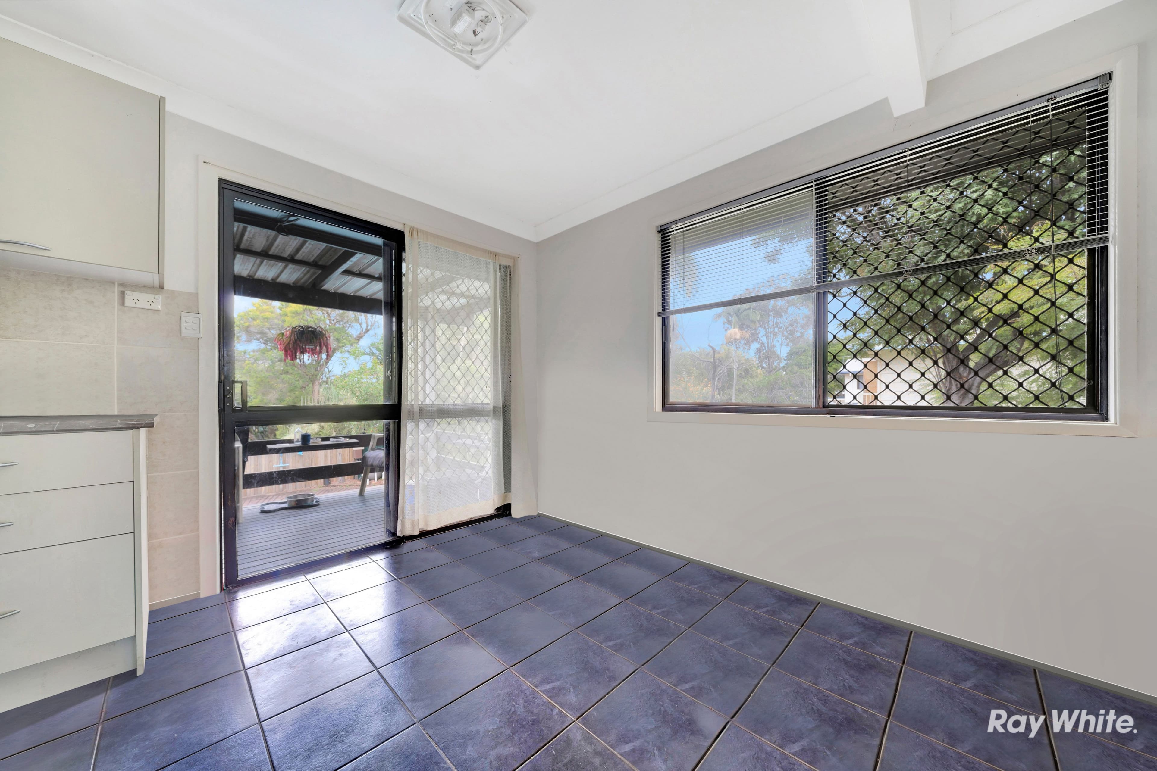 4 Bushlark Street, Crestmead QLD 4132, Crestmead - Thumbnail 4