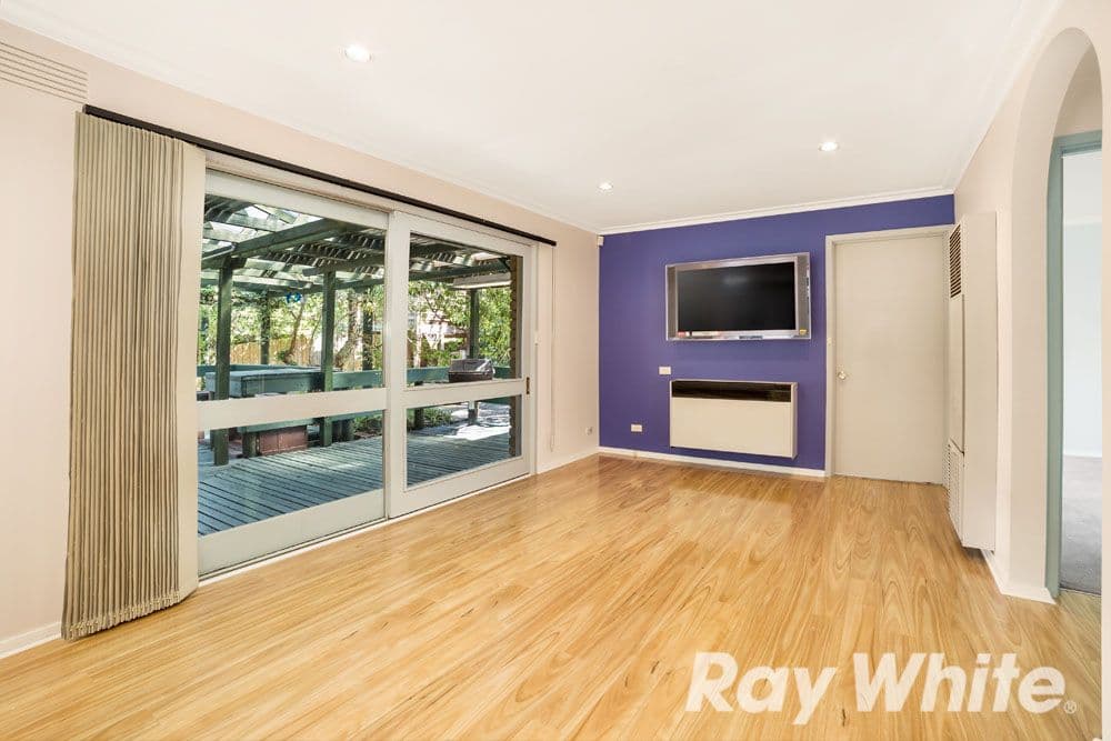 15 Ballandry Crescent, Greensborough VIC 3088, Greensborough - Thumbnail 4