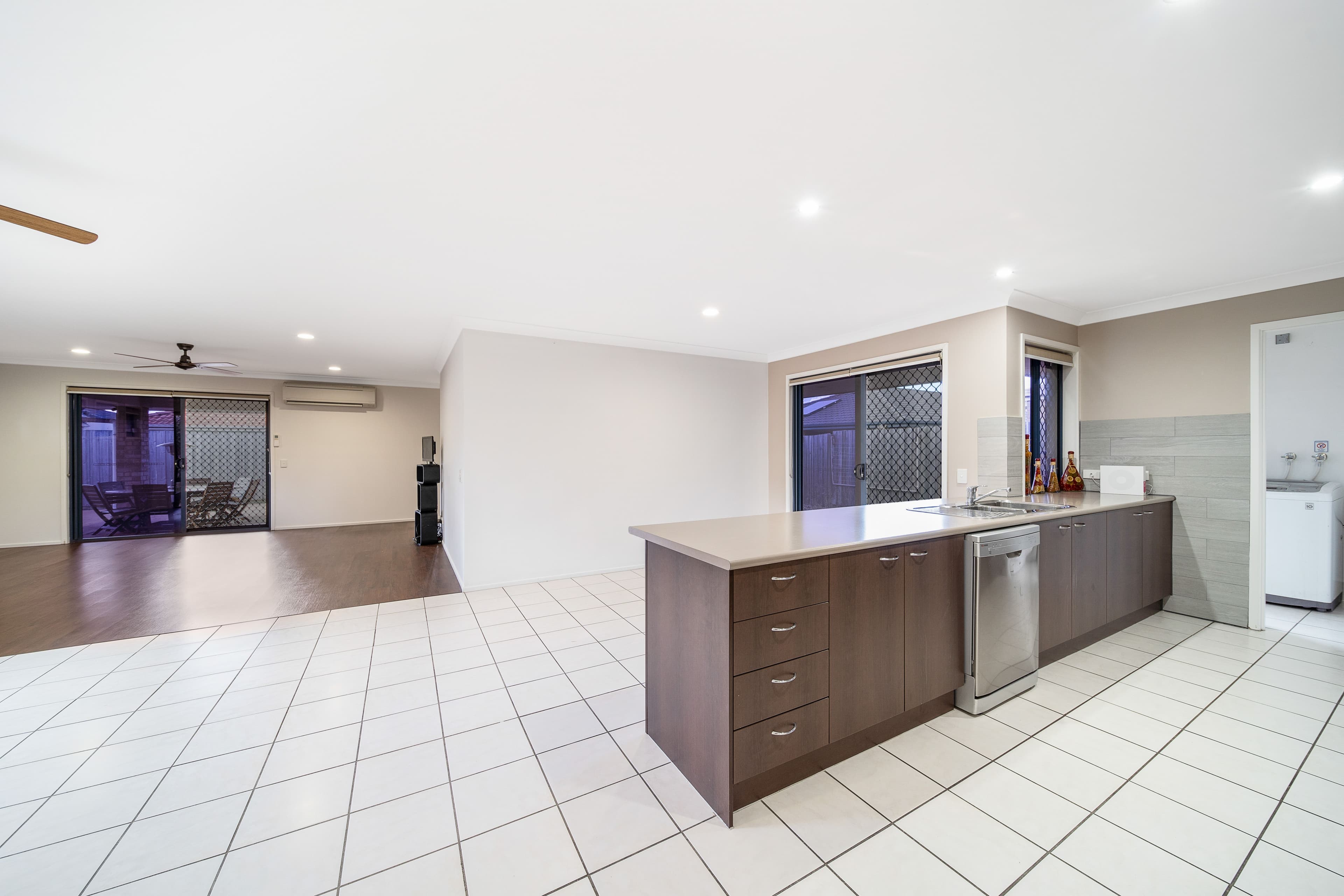 16 Weir Close, Berrinba QLD 4117, Berrinba - Thumbnail 4