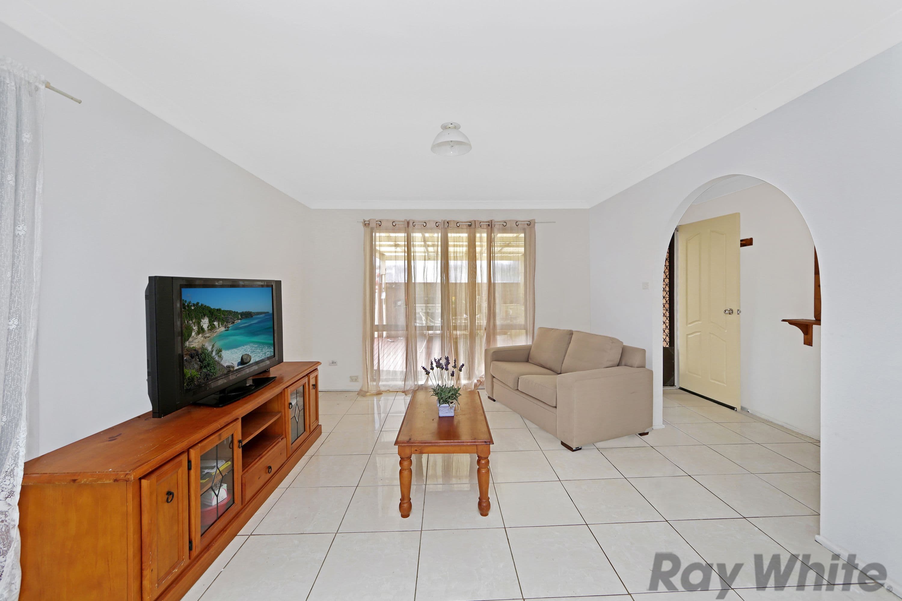 12 Waverley Road, Mannering Park - Thumbnail 3