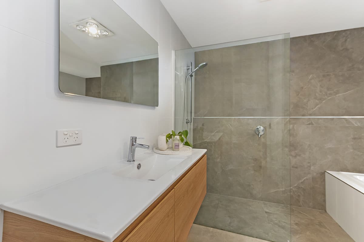 120 Laverock Road, WARRNAMBOOL VIC 3280, Warrnambool - Thumbnail 4