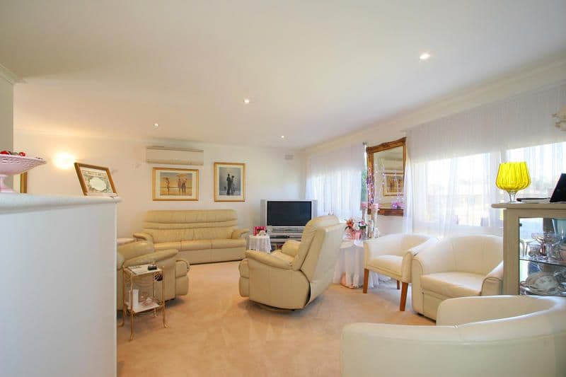 9 Twofold Close, DINGLEY VILLAGE VIC 3172, Dingley Village - Thumbnail 2