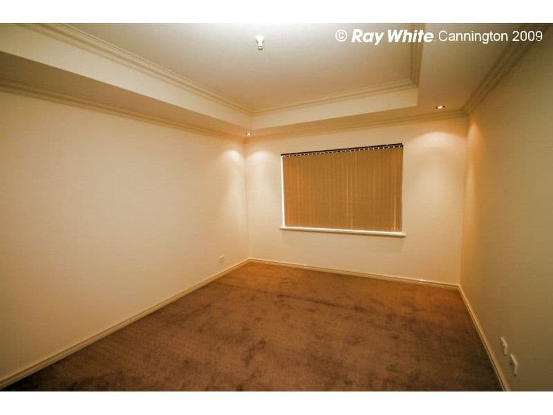 4 Tulip Way, EAST CANNINGTON WA 6107, East Cannington - Thumbnail 7