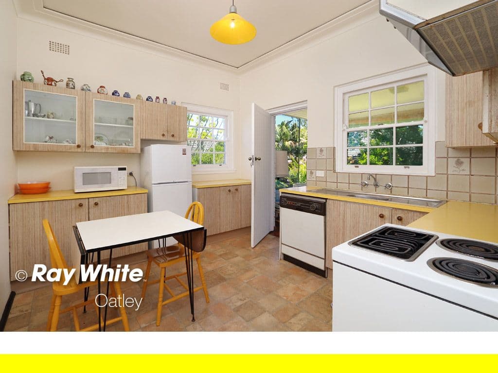 124 Gungah Bay Road, Oatley - Thumbnail 3