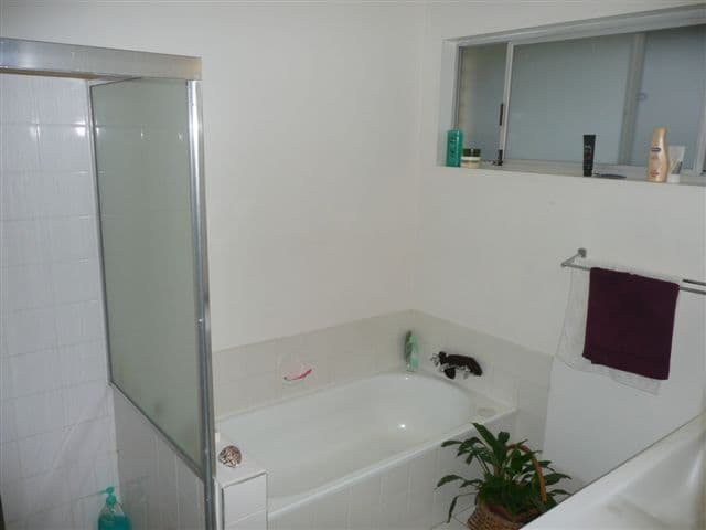 33 Albicore Street, MERMAID WATERS QLD 4218, Mermaid Waters - Thumbnail 6
