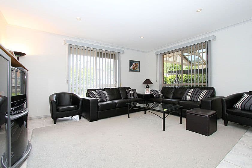16 Gilroy Crescent, MILL PARK VIC 3082, Mill Park - Thumbnail 4