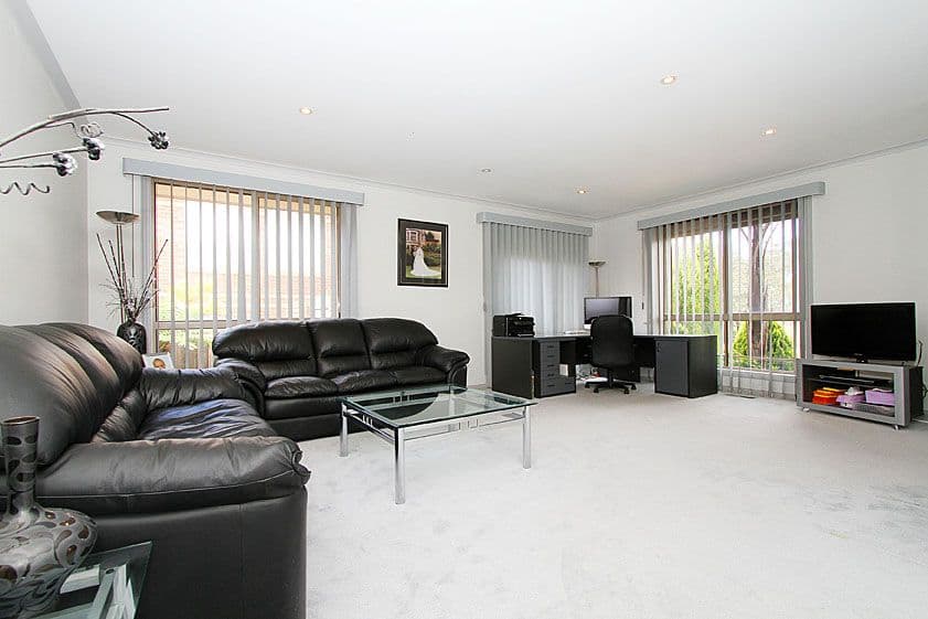 16 Gilroy Crescent, MILL PARK VIC 3082, Mill Park - Thumbnail 5