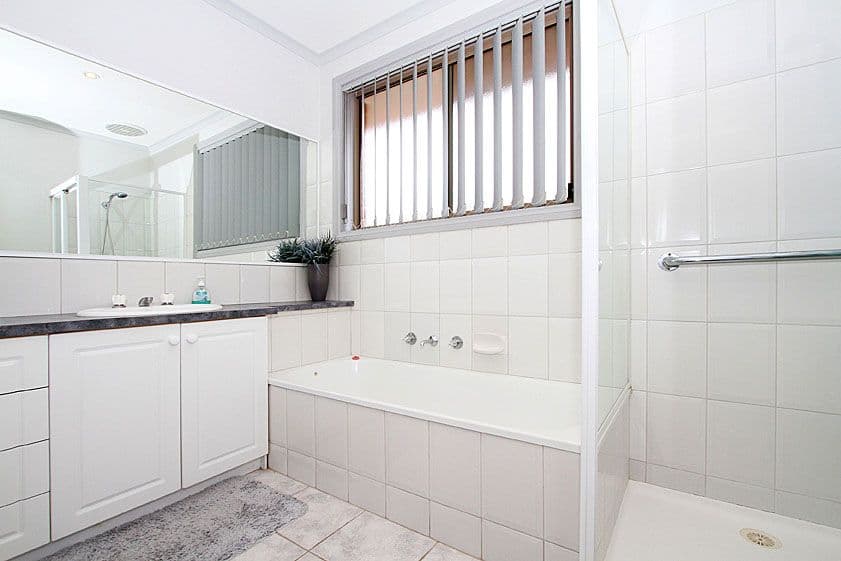 16 Gilroy Crescent, MILL PARK VIC 3082, Mill Park - Thumbnail 6