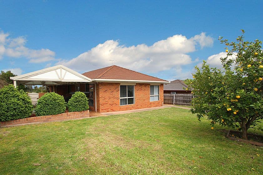 16 Gilroy Crescent, MILL PARK VIC 3082, Mill Park - Thumbnail 8