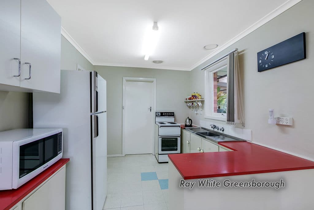 2 Leslie Court, LOWER PLENTY VIC 3093, Lower Plenty - Thumbnail 4