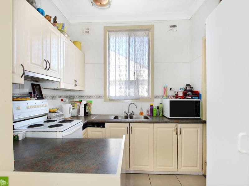 18 Cambridge Street, Berkeley - Thumbnail 2