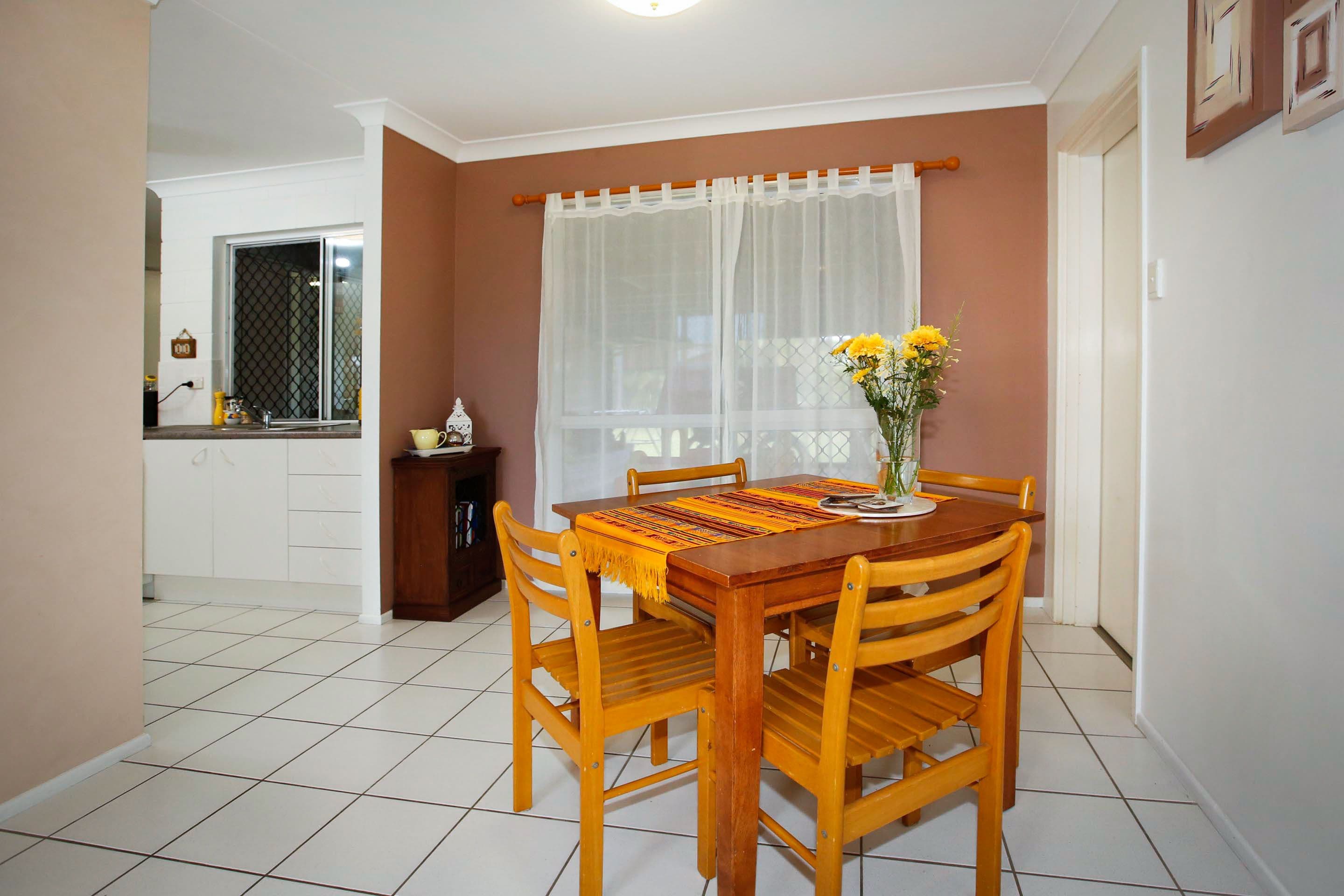 11 St Ives, MOUNT LOUISA QLD 4814, Mount Louisa - Thumbnail 3