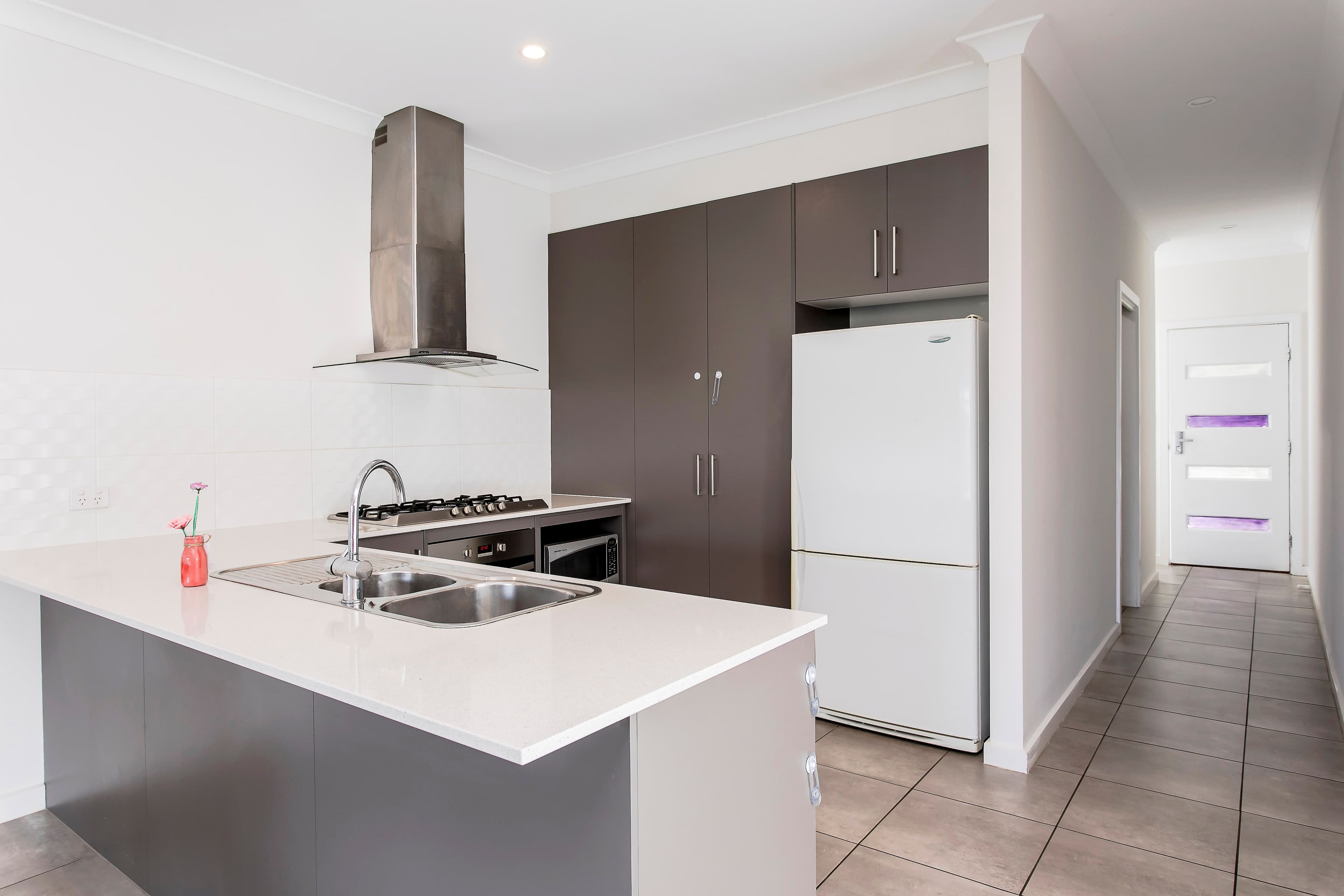 18 Walter Avenue, Mitchell Park SA 5043, Mitchell Park - Thumbnail 2
