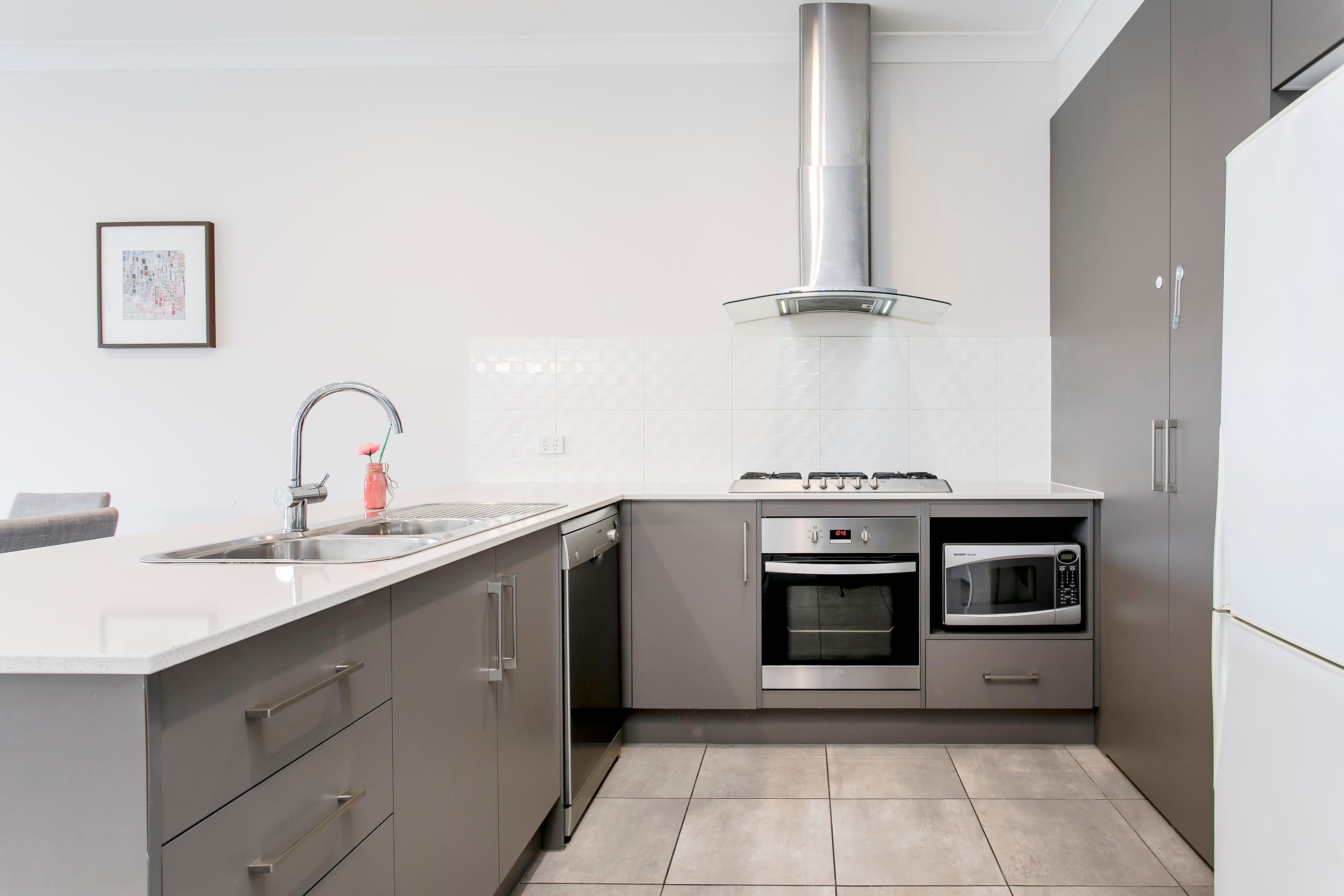 18 Walter Avenue, Mitchell Park SA 5043, Mitchell Park - Thumbnail 3
