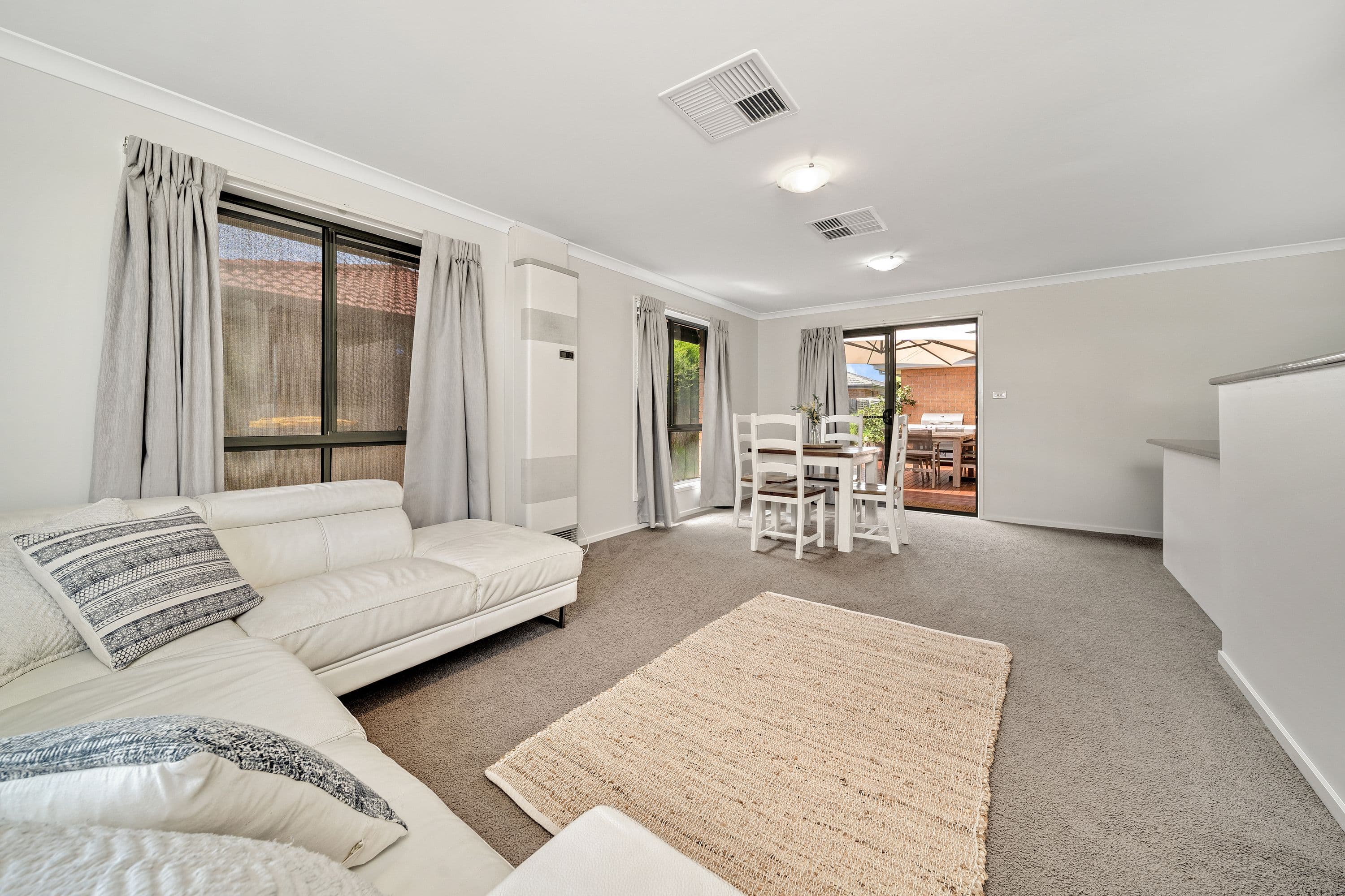 186 Macfarlane Burnet Avenue, Macgregor ACT 2615, Macgregor - Thumbnail 2