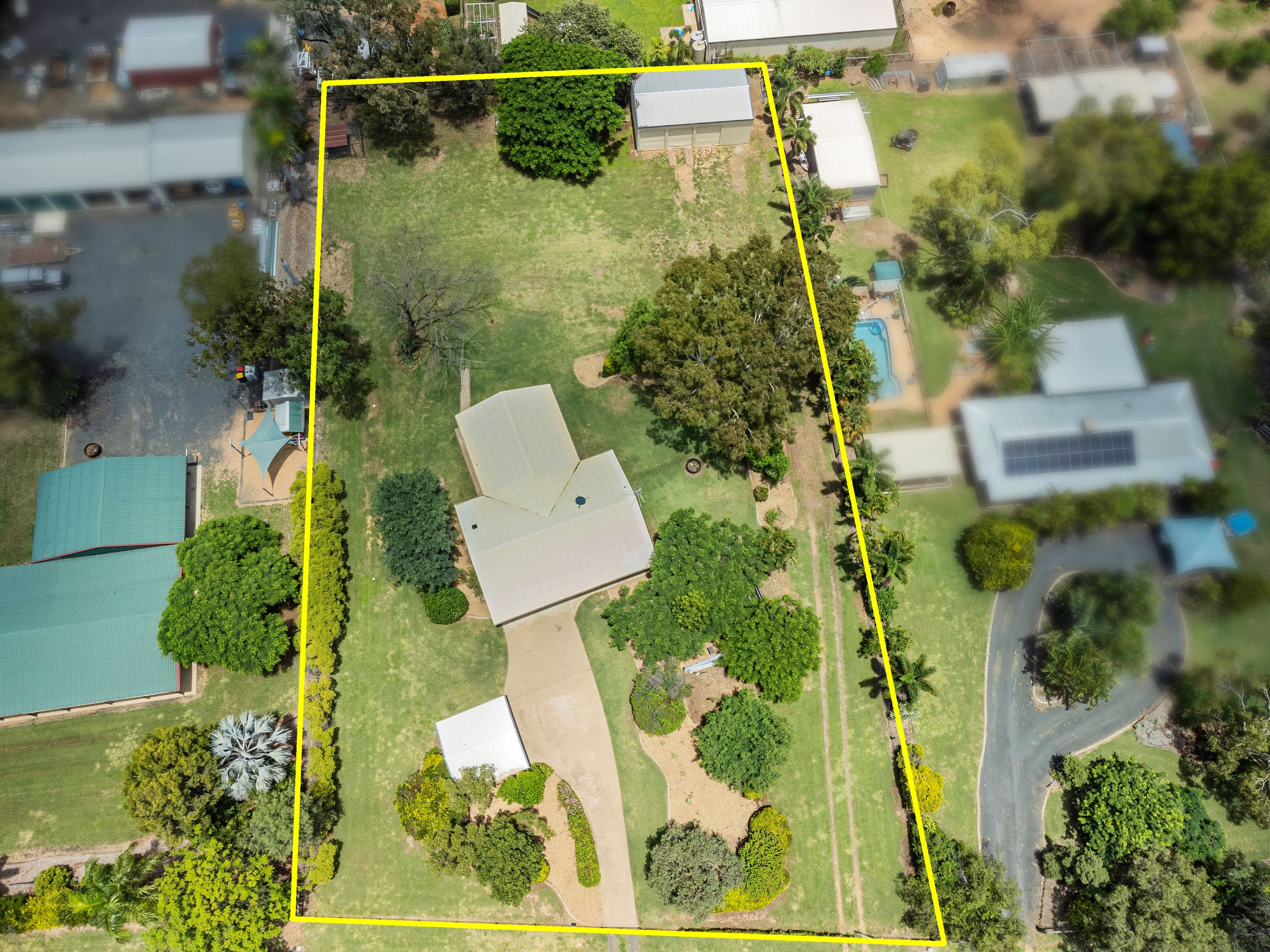 23 Cunningham Drive, Emerald QLD 4720, Emerald - Thumbnail 2