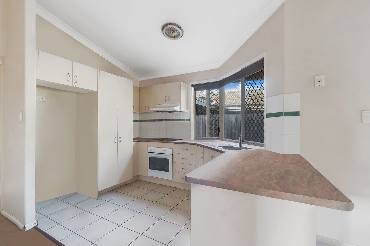 19 Kew Close, Forest Lake QLD 4078, Forest Lake - Thumbnail 3