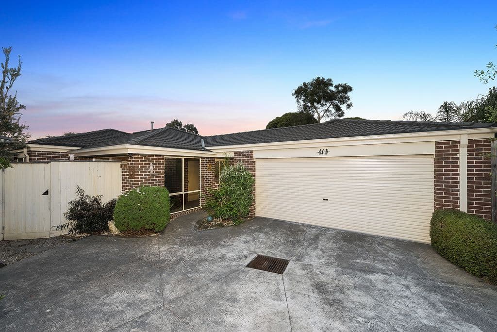 17 WIMBLEDON Court, Mooroolbark VIC 3138, Mooroolbark - Thumbnail 2