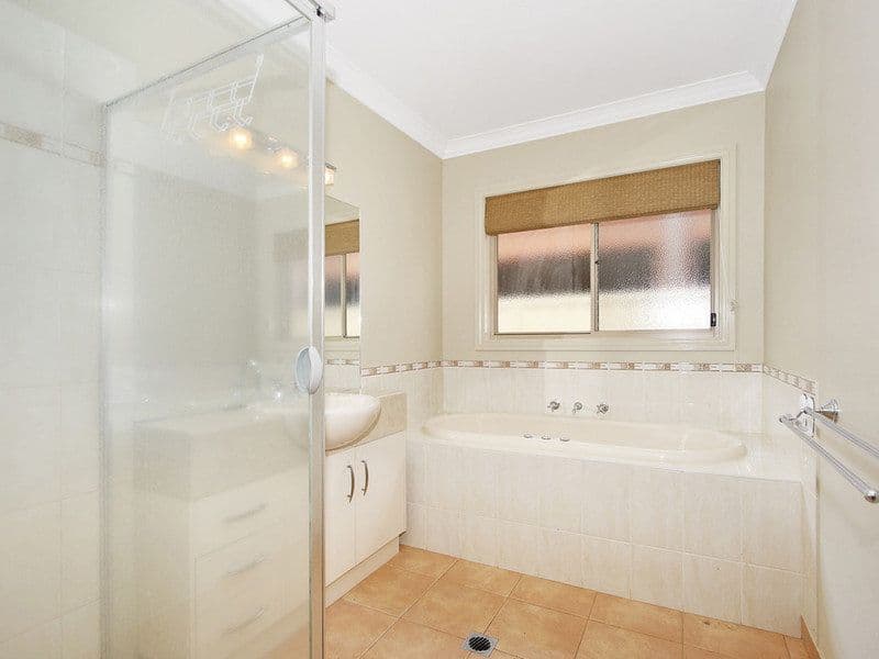 16 Schulz Street, Benalla VIC 3672, Benalla - Thumbnail 3