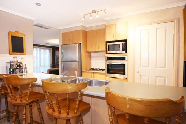 12 Pelham Crescent, WYNDHAM VALE VIC 3024, Wyndham Vale - Thumbnail 2