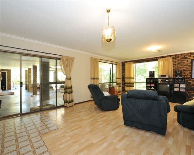 251 Eighty Road, BALDIVIS WA 6171, Baldivis - Thumbnail 7