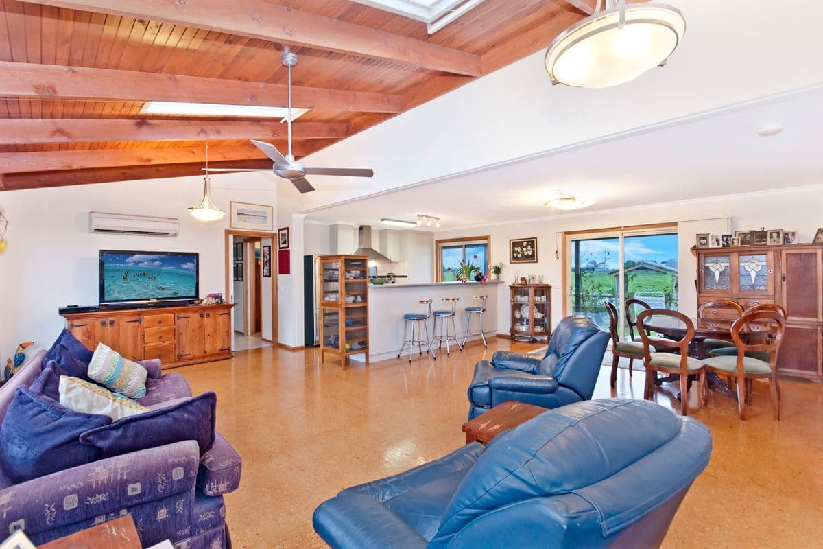 69 Cruise Street, Koroit VIC 3282, Koroit - Thumbnail 2