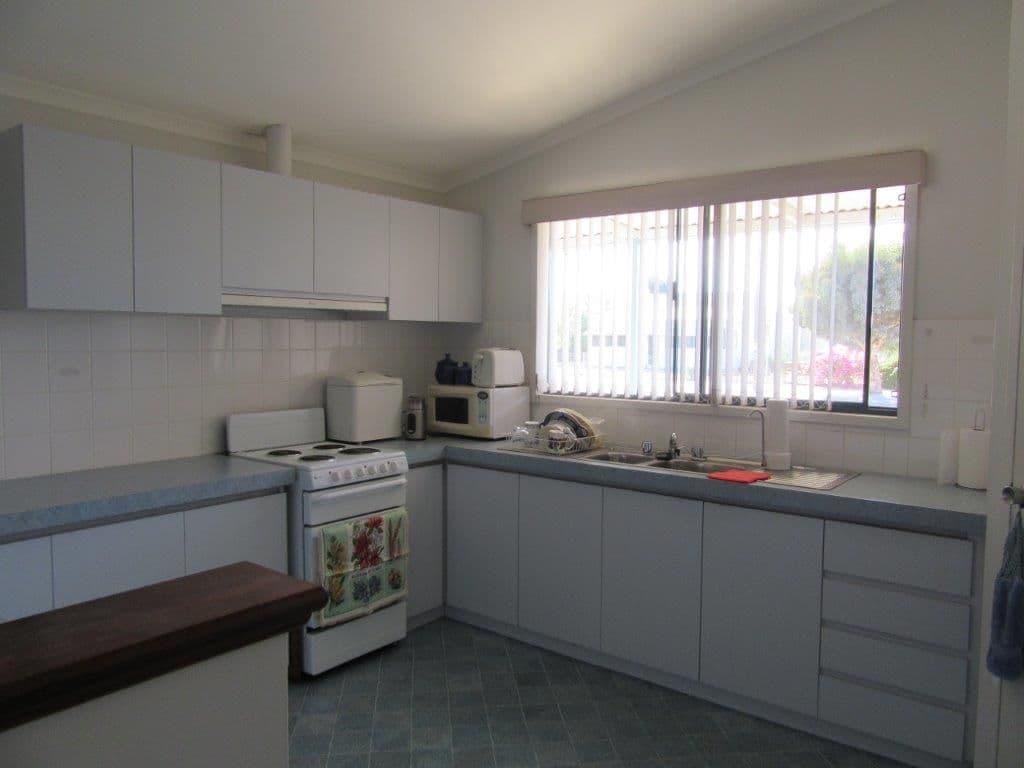 3 Caron Street, Carnamah WA 6517, Carnamah - Thumbnail 2