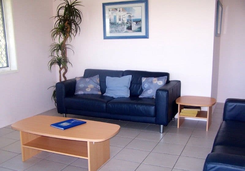 1 Tallebudgera Drive, PALM BEACH QLD 4221, Palm Beach - Thumbnail 3