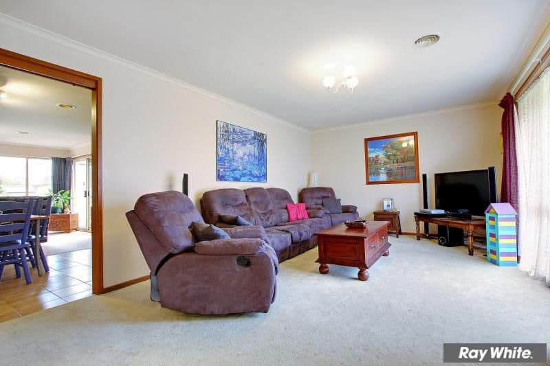 72 Ellinbank Crescent, MORNINGTON VIC 3931, Mornington - Thumbnail 4