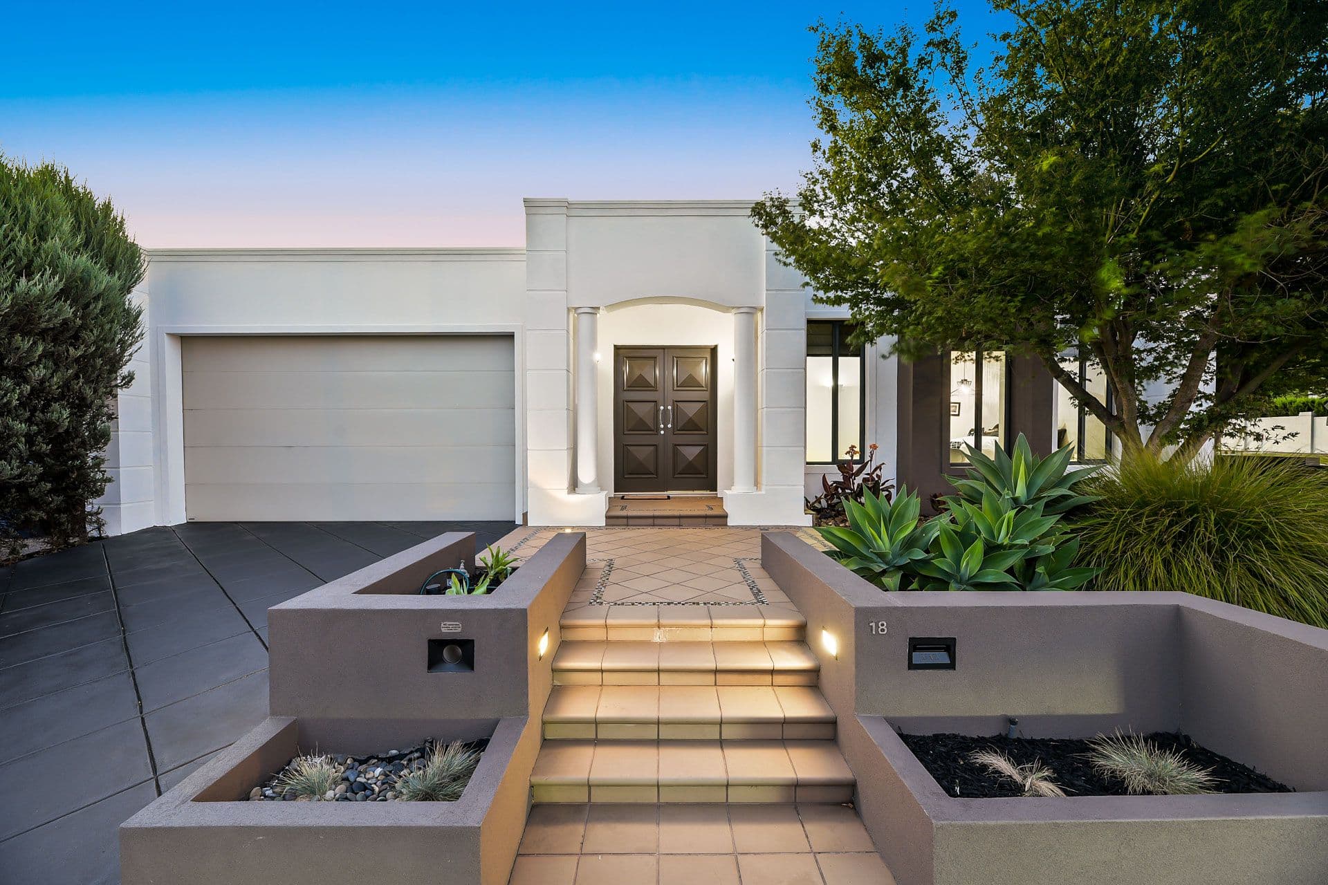 18 Canning Drive, Berwick VIC 3806, Berwick - Thumbnail 2