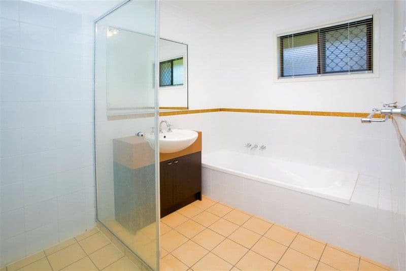 22 Brockhouse Street, UPPER MOUNT GRAVATT QLD 4122, Upper Mount Gravatt - Thumbnail 5