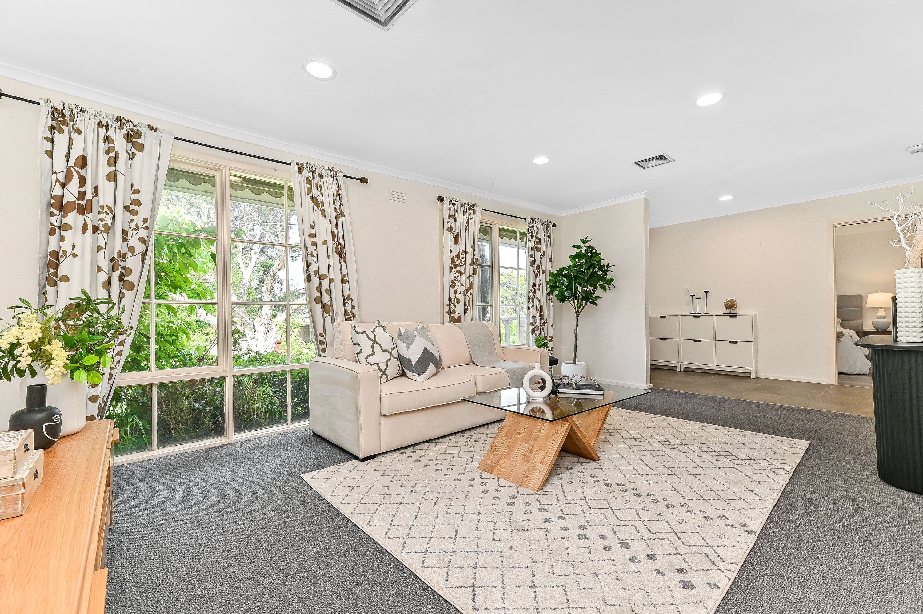 11 Honeysuckle Avenue, Wheelers Hill VIC 3150, Wheelers Hill - Thumbnail 2