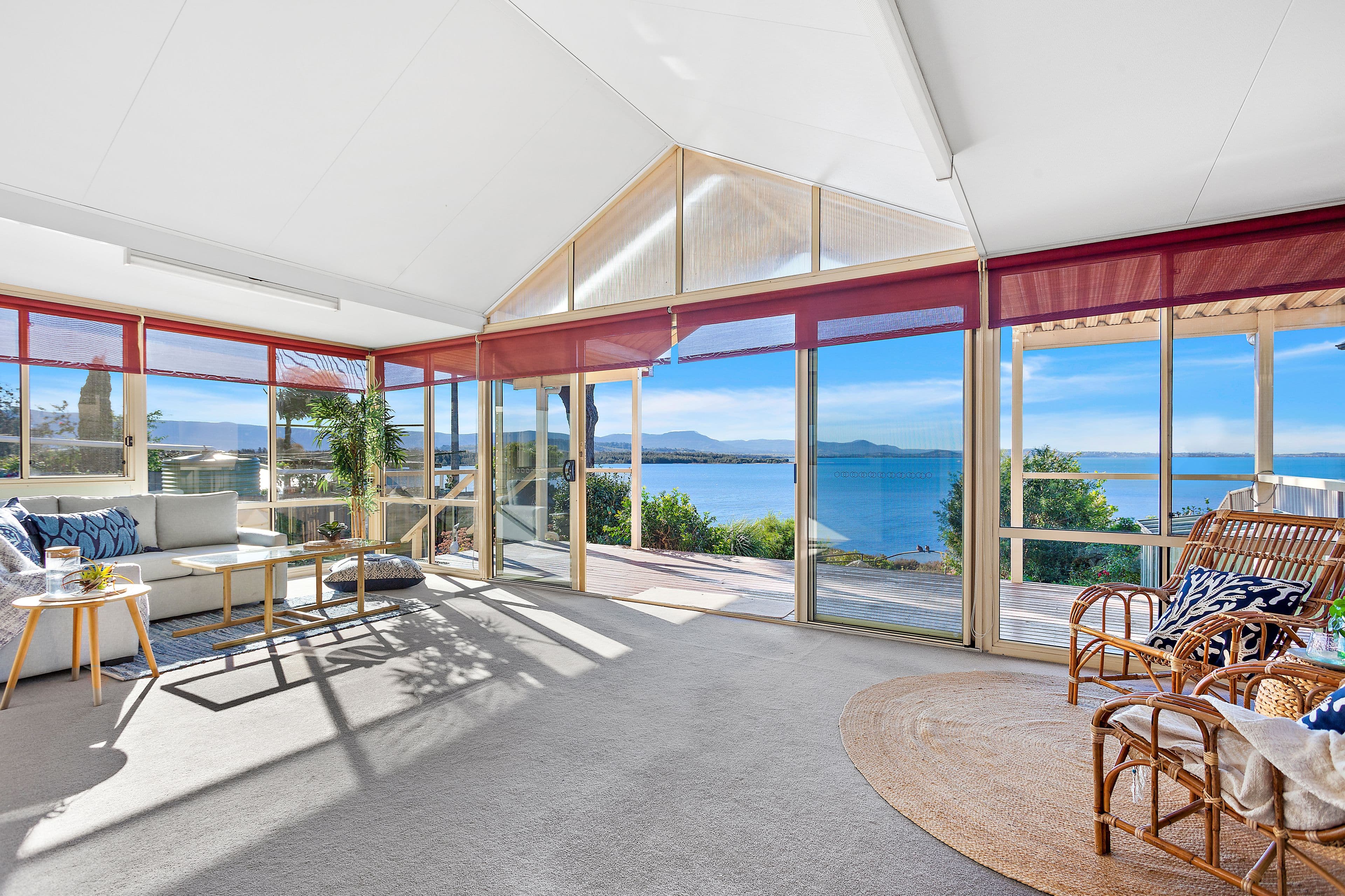 37 Park Crescent, Oak Flats - Thumbnail 2