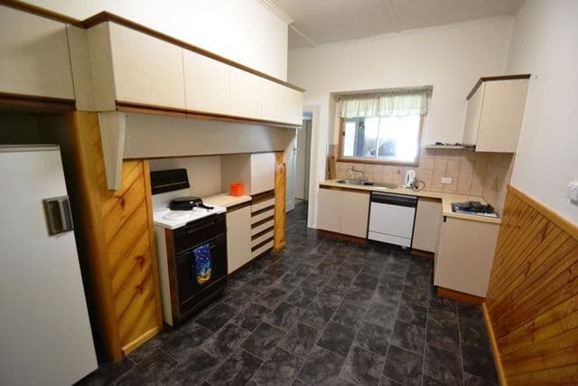 17 Crawford Street, SEYMOUR VIC 3660, Seymour - Thumbnail 3