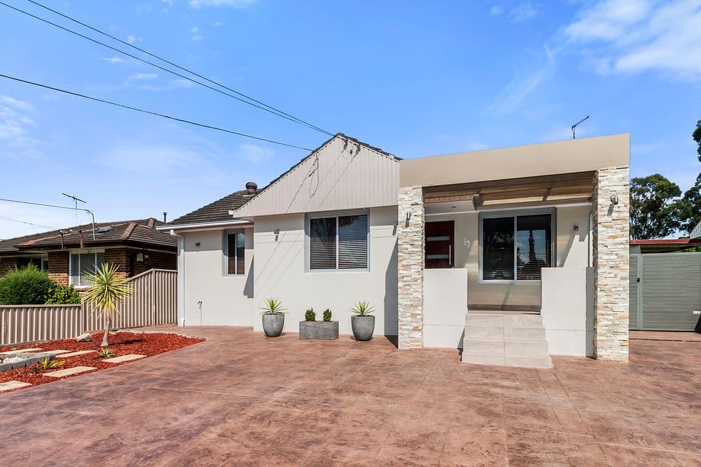 60 Sadleir Avenue, Sadleir - Image 1