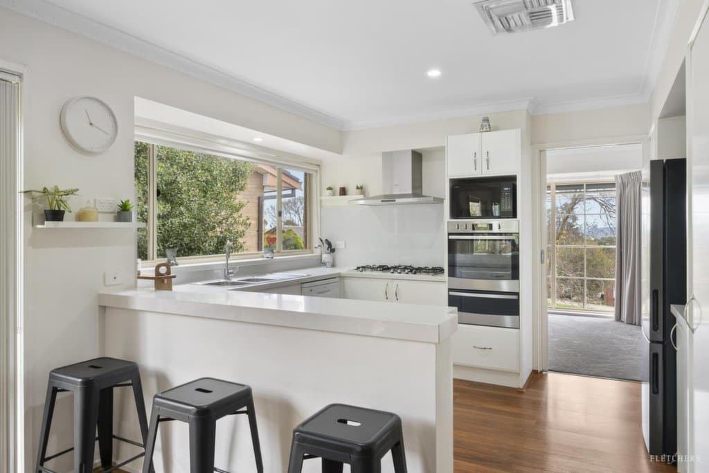 16 Saddleback Ridge, Chirnside Park - Thumbnail 3