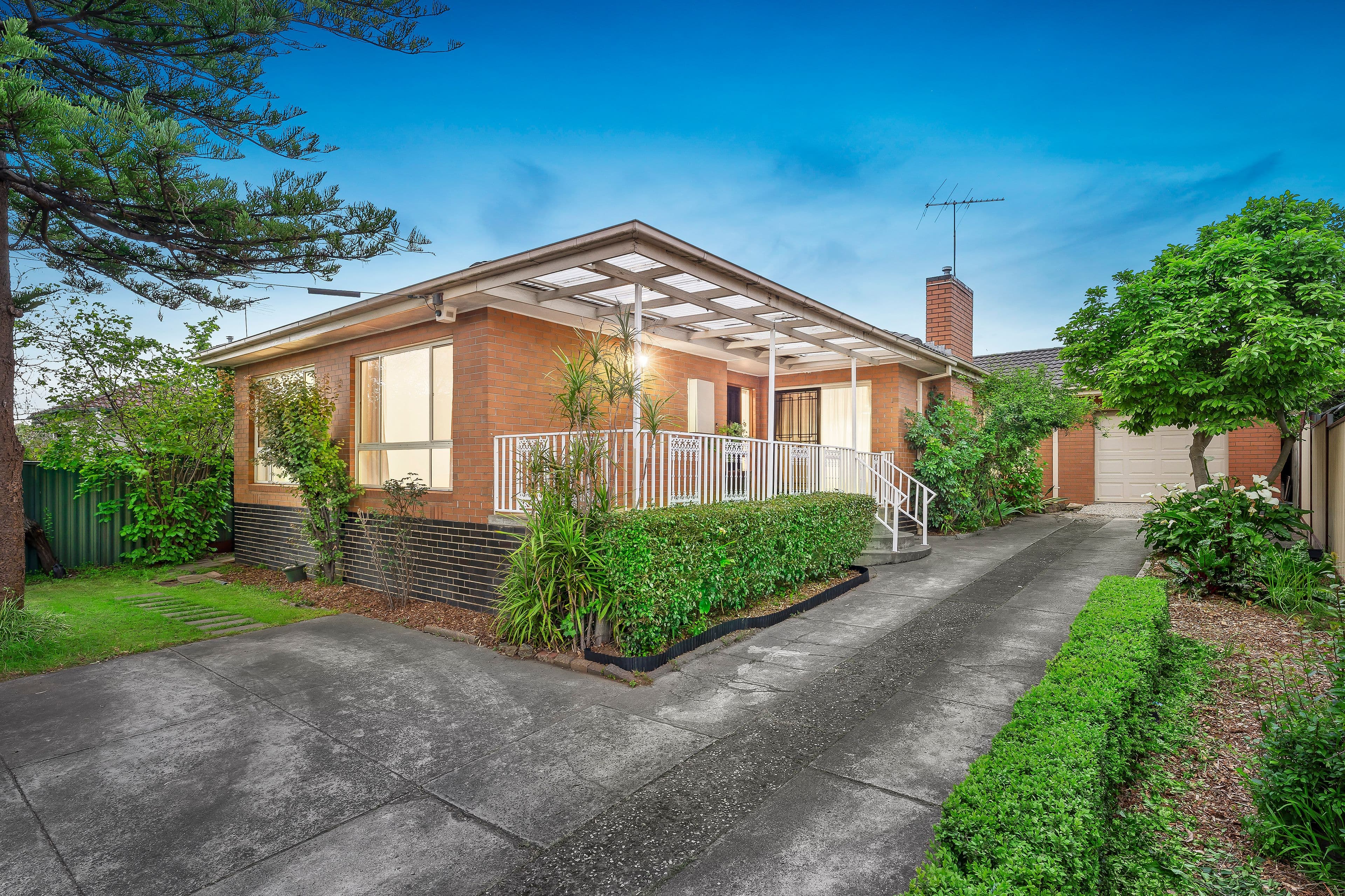 2 Hinkler Avenue, Macleod VIC 3085, Macleod - Image 1
