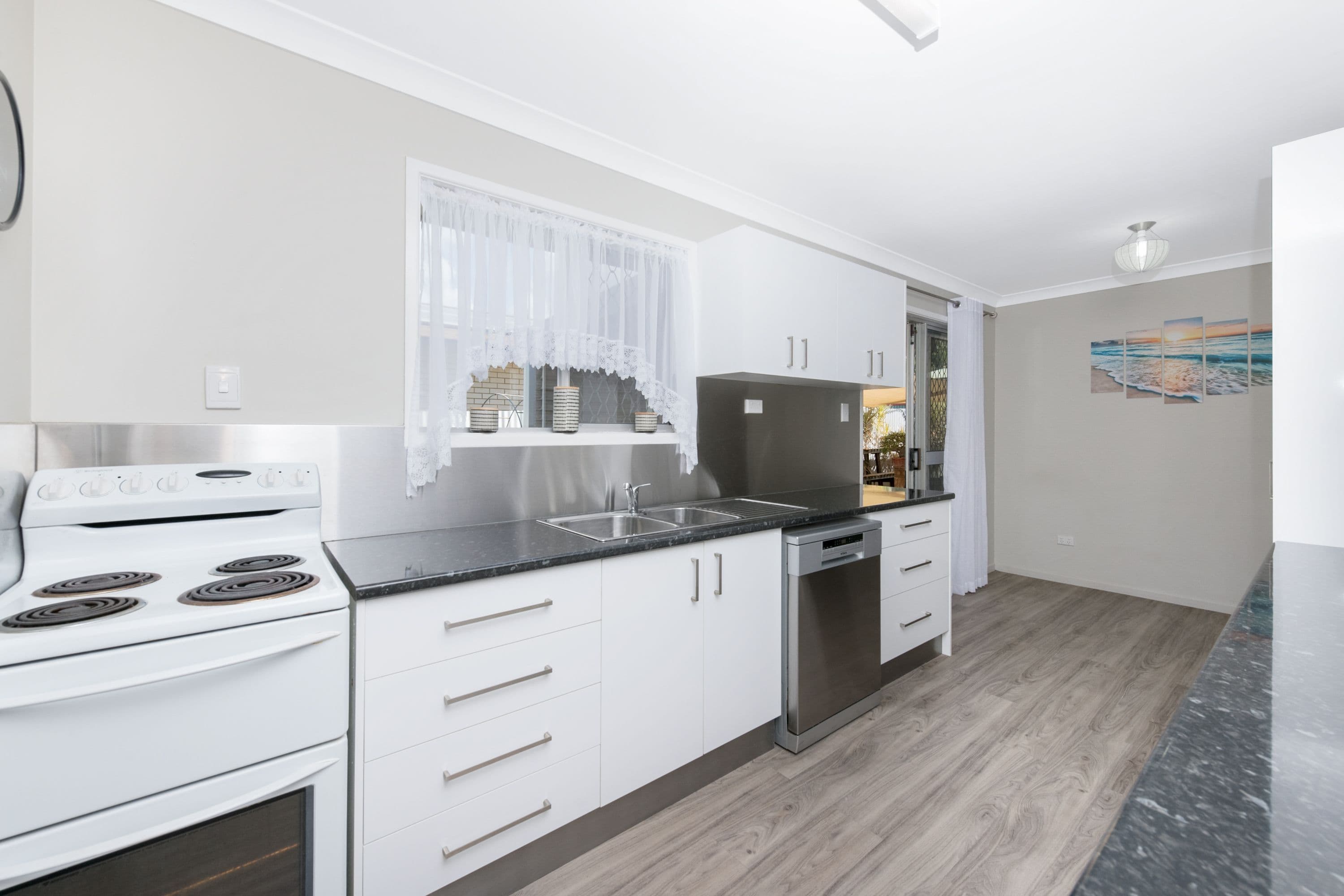 2 Oolilpa Street, Mount Louisa QLD 4814, Mount Louisa - Thumbnail 3