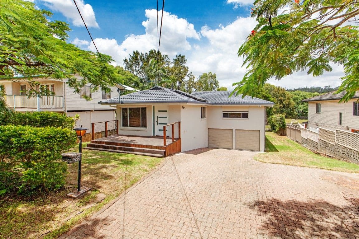 40 Joachim Street, HOLLAND PARK WEST QLD 4121, Holland Park West - Image 1