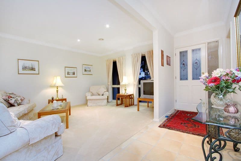 11 Kathleen Crescent, MORNINGTON VIC 3931, Mornington - Thumbnail 2