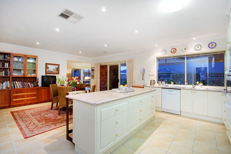 11 Kathleen Crescent, MORNINGTON VIC 3931, Mornington - Thumbnail 4