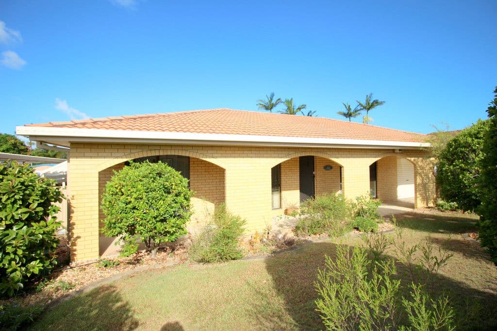 65 Bestmann Road East, Sandstone Point QLD 4511, Sandstone Point - Thumbnail 2