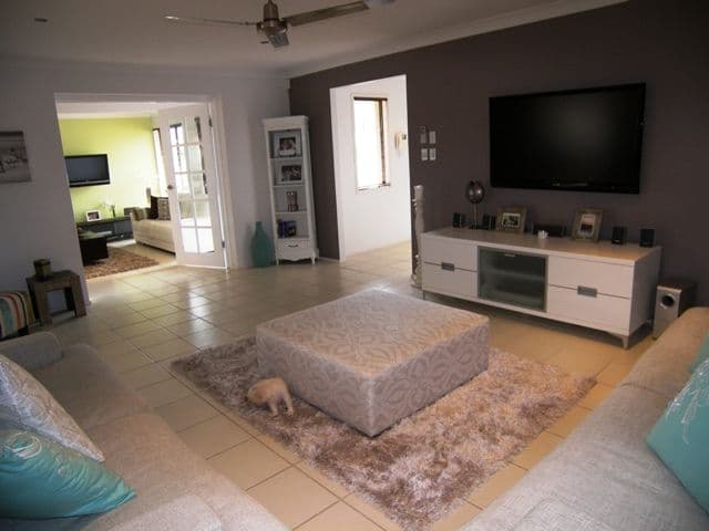 10 Firmin Court, MERMAID WATERS QLD 4218, Mermaid Waters - Thumbnail 4