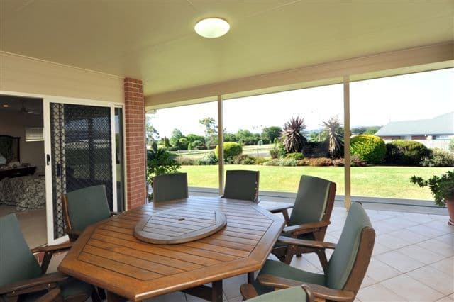 2 Fadden Crescent, MIDDLE RIDGE QLD 4350, Middle Ridge - Thumbnail 2