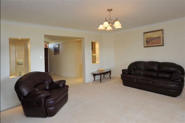 2 Fadden Crescent, MIDDLE RIDGE QLD 4350, Middle Ridge - Thumbnail 4