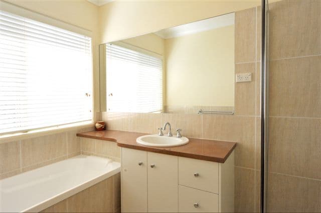2 Fadden Crescent, MIDDLE RIDGE QLD 4350, Middle Ridge - Thumbnail 8