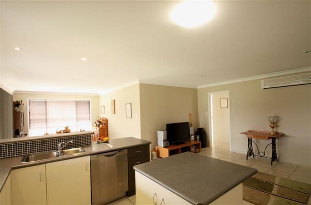 61 Belclaire Drive, WESTBROOK QLD 4350, Westbrook - Thumbnail 5